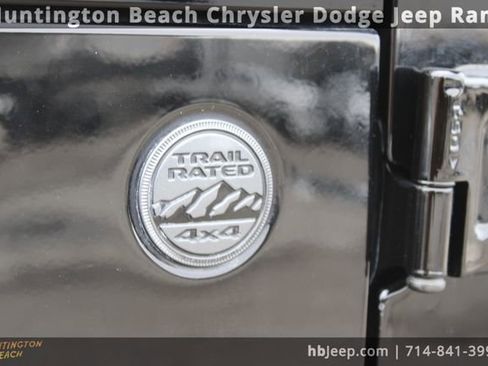 Used 2022 Jeep Gladiator Willys image 13