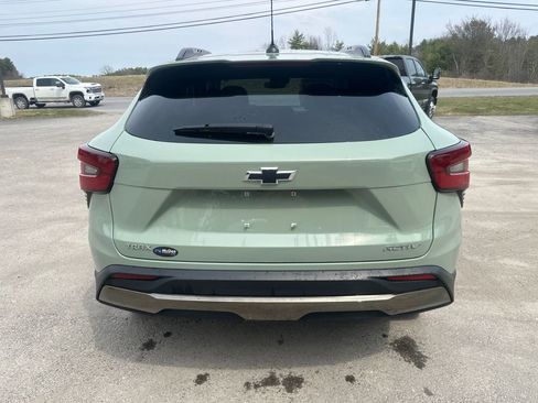 Used 2024 Chevrolet Trax ACTIV FWD image 4