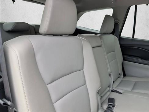 Used 2016 Honda Pilot Touring image 30