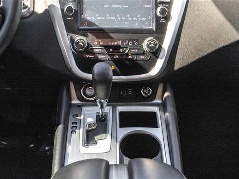 Used 2018 Nissan Murano S AWD/4WD image 18