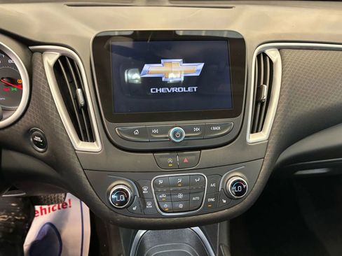 Used 2022 Chevrolet Malibu LT FWD image 40