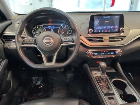 Used 2023 Nissan Altima 2.5 SR AWD/4WD image 17