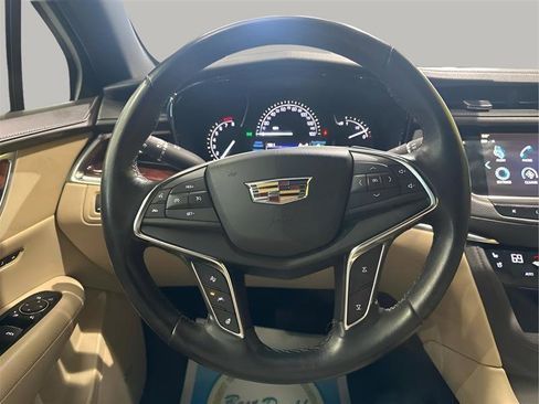 Used 2018 Cadillac XT5 Premium Luxury AWD/4WD image 16