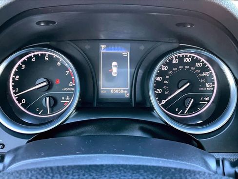 Certified 2020 Toyota Camry SE image 24