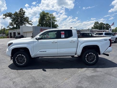 New 2025 Toyota Tacoma TRD Sport image 25