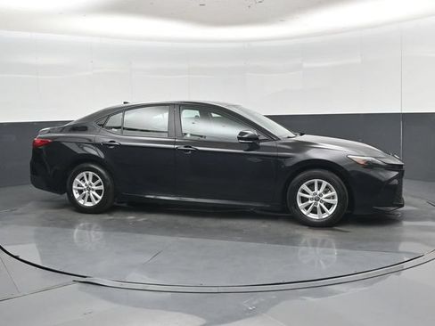 Used 2025 Toyota Camry LE FWD image 31