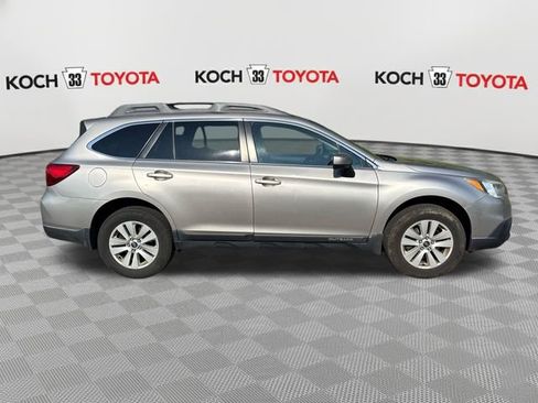 Used 2017 Subaru Outback 2.5i Premium AWD/4WD image 9