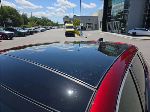 Used 2025 Cadillac Lyriq Luxury w/ LPO, Floor Liner Package AWD/4WD image 13