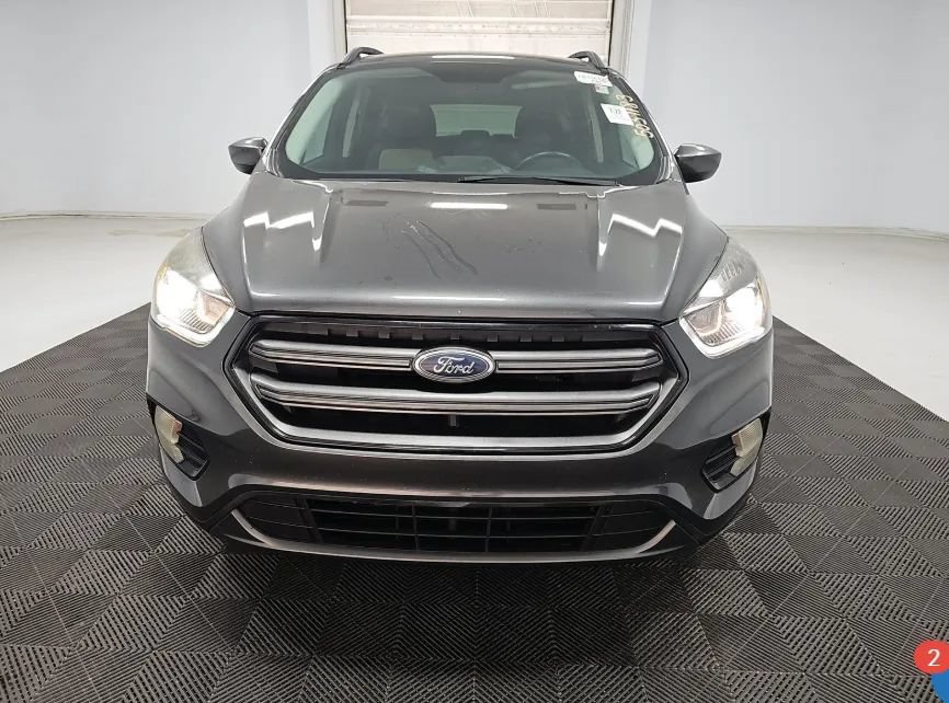 Used 2019 Ford Escape SEL FWD image 3