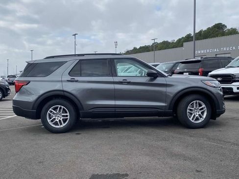 New 2026 Ford Explorer Active w/ Active Comfort Package image 2