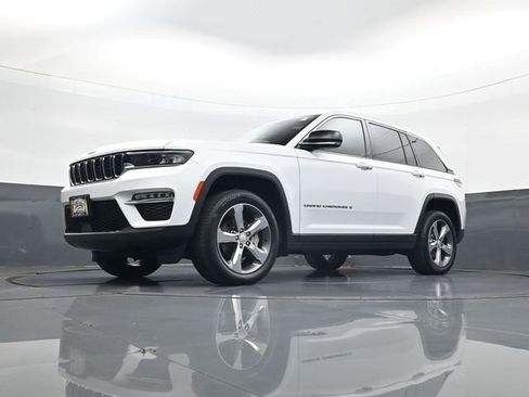 Used 2022 Jeep Grand Cherokee Limited w/ Trailer Tow Prep Group (B) image 21