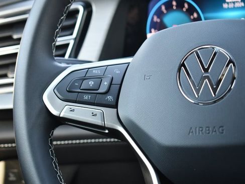 New 2025 Volkswagen Atlas Cross Sport SE image 22