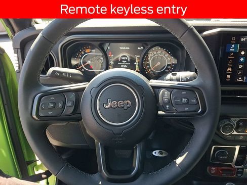 Used 2025 Jeep Wrangler Unlimited Rubicon w/ Safety Group AWD/4WD image 18