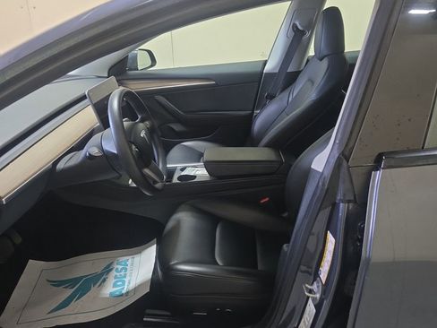 Used 2023 Tesla Model 3 Standard Range image 3