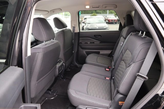 Certified 2026 Nissan Pathfinder SV AWD/4WD image 10