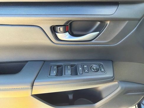 Used 2023 Honda CR-V LX image 13