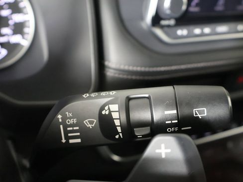 Used 2023 Nissan Rogue SV image 35