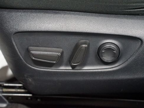 Used 2025 Toyota RAV4 XLE FWD image 33