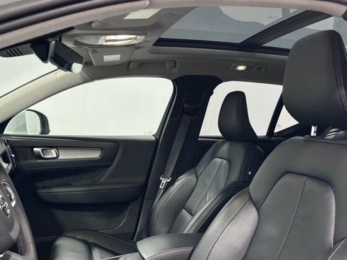 Certified 2023 Volvo XC40 B5 Plus w/ Climate Package AWD/4WD image 13