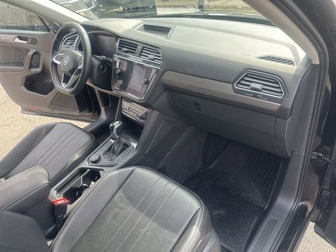 Used 2022 Volkswagen Tiguan SE w/ Panoramic Sunroof Package AWD/4WD image 35