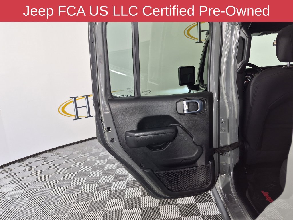 Certified 2022 Jeep Gladiator Sport AWD/4WD image 29