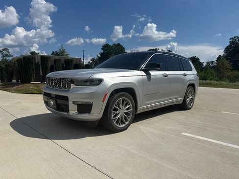 Used 2022 Jeep Grand Cherokee L Summit w/ Luxury Tech Group V AWD/4WD image 1