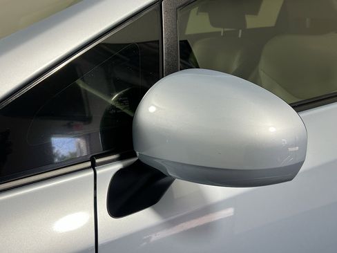 Used 2015 Toyota Prius V Five image 12