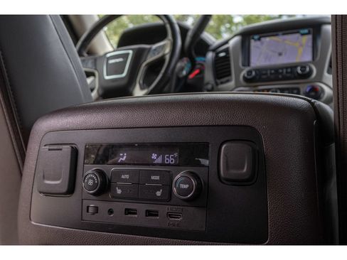 Used 2019 GMC Yukon Denali w/ Denali Ultimate Package AWD/4WD image 15