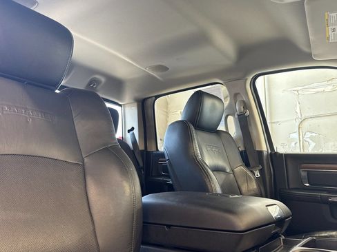 Used 2014 RAM 3500 Laramie RWD image 16