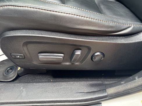 Used 2018 Toyota Highlander XLE AWD/4WD image 34
