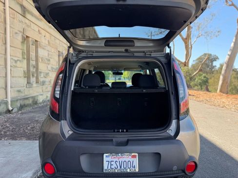 Used 2014 Kia Soul + FWD image 19