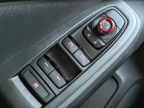 Used 2025 Subaru Crosstrek 2.0i Premium image 29