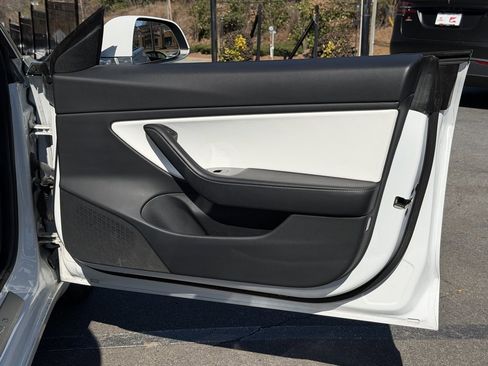 Used 2020 Tesla Model 3 Long Range image 36