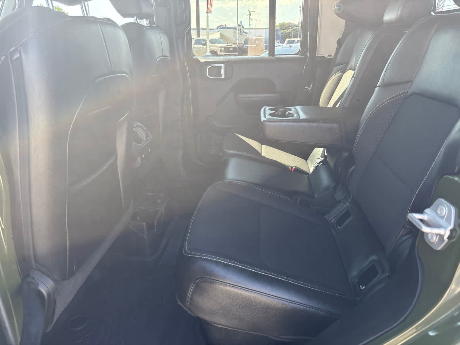 Used 2023 Jeep Gladiator Sport AWD/4WD image 10