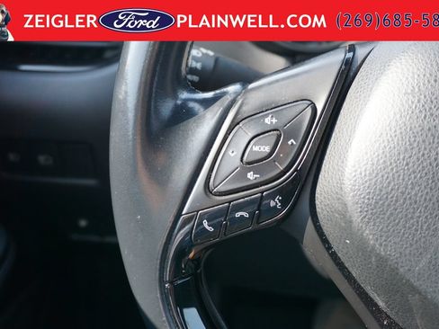 Used 2018 Toyota C-HR XLE FWD image 23