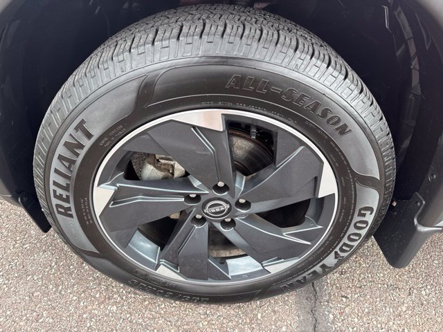 Certified 2024 Nissan Rogue SV w/ SV Premium Package AWD/4WD image 33