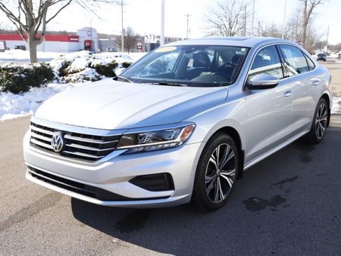 Used 2020 Volkswagen Passat 2.0T SEL image 10