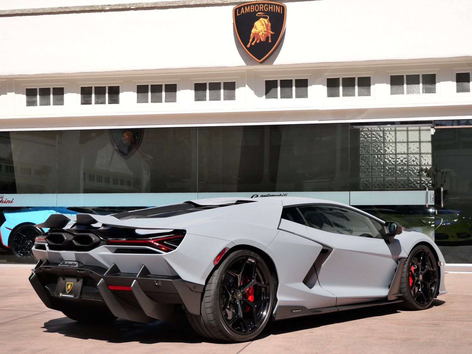 Used 2024 Lamborghini Revuelto AWD/4WD image 3