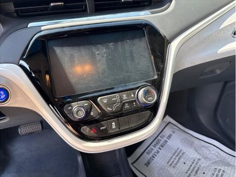 Used 2020 Chevrolet Bolt LT FWD image 15