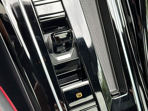 New 2026 Volkswagen GTI SE FWD image 21