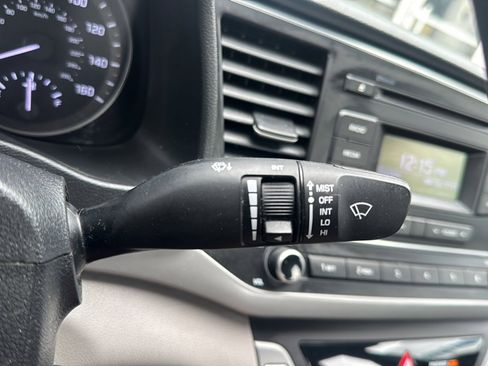 Used 2018 Hyundai Elantra SE FWD image 26