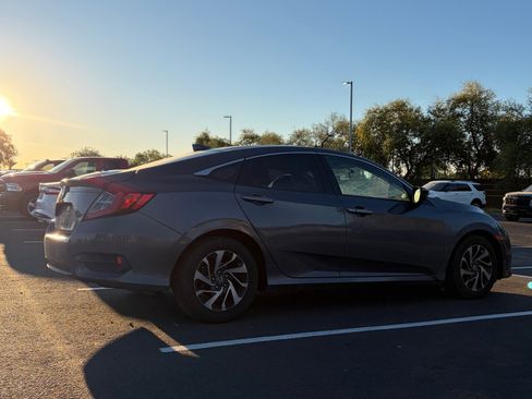 Used 2017 Honda Civic EX image 3