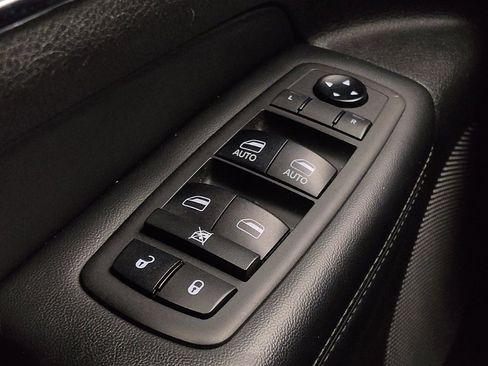 Used 2019 Jeep Grand Cherokee Limited RWD image 27