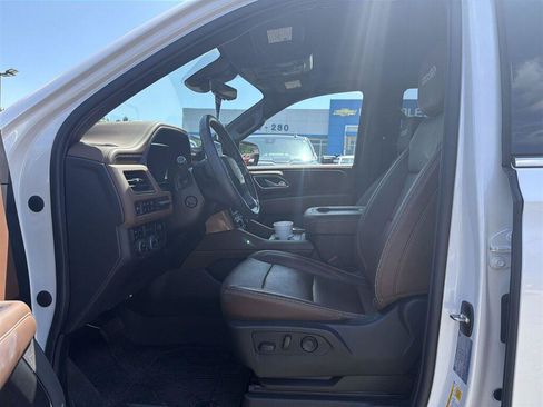 Used 2023 Chevrolet Tahoe High Country w/ Premium Package AWD/4WD image 9