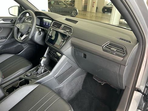 Used 2024 Volkswagen Tiguan SE R-Line image 28