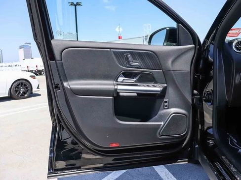 Used 2025 Mercedes-Benz GLA 250 image 22