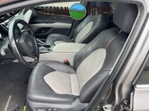 Used 2018 Toyota Camry XLE w/ Audio Package FWD image 5