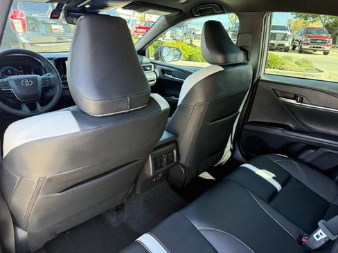 Used 2025 Toyota Camry SE w/ Convenience Package FWD image 23