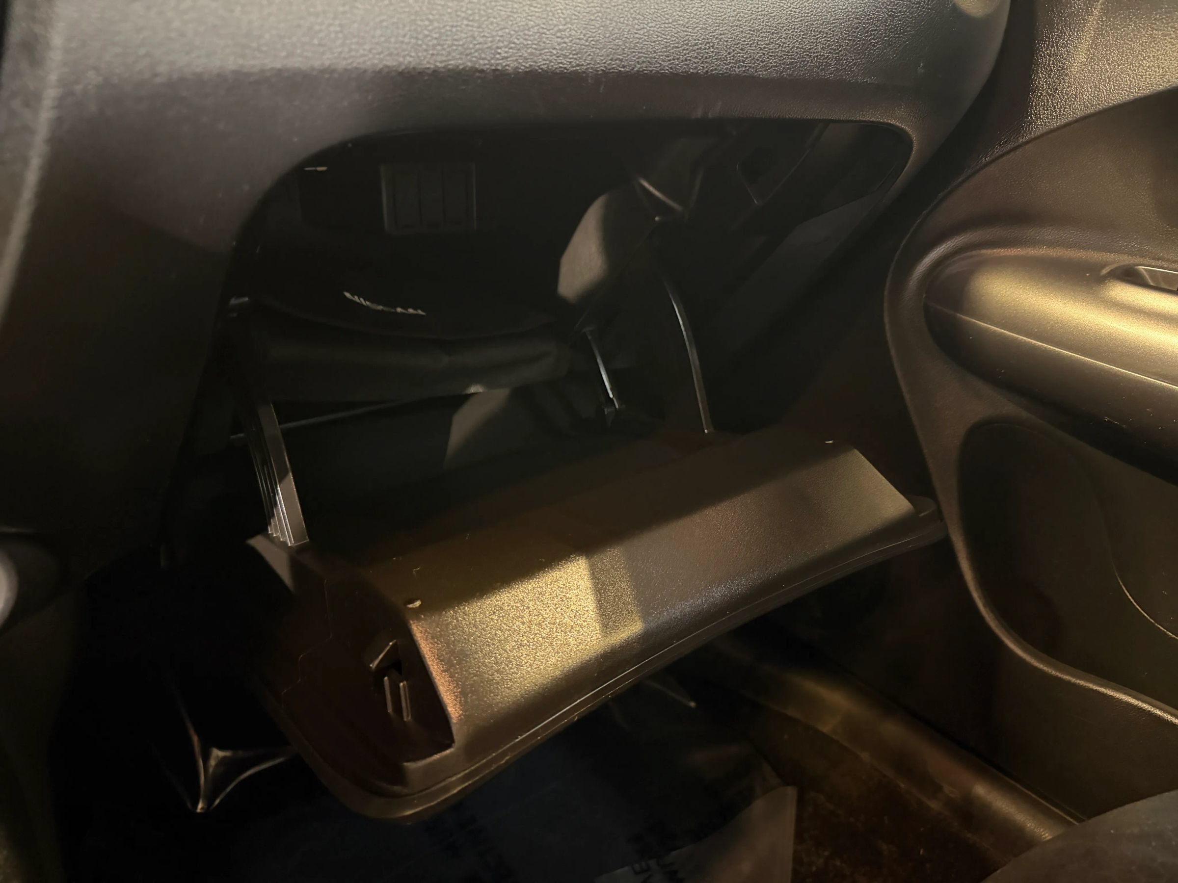 Used 2015 Nissan Juke SV FWD image 19