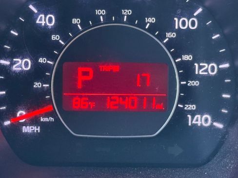 Used 2015 Kia Soul ! w/ Umber Package 1 FWD image 21